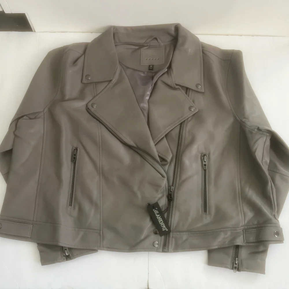 BLANKNYC Women’s Notch Lapels Faux Leather Moto Jacket Plus Size 3X NWT - Picture 4 of 5